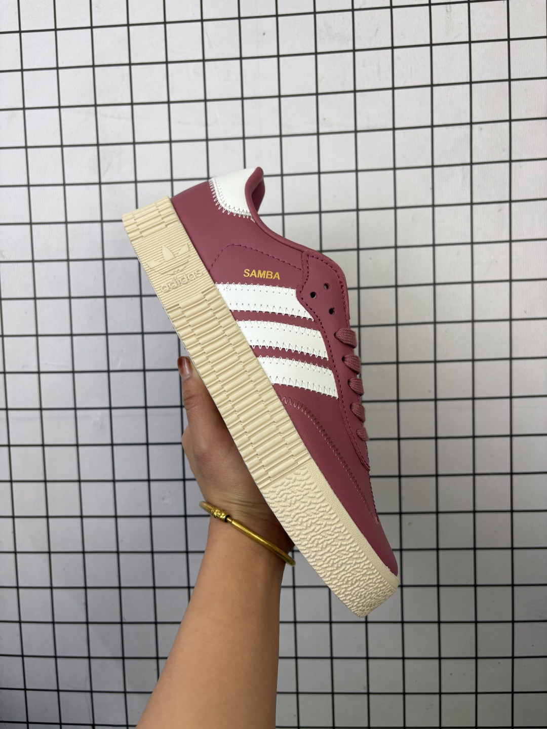 阿迪达斯 Adidas/三叶草 Outdoor 经典三条杠复古休闲运动板鞋 德训鞋 samba 四季时尚简约小白鞋男女鞋情侣鞋厚底增高百搭潮鞋. 类型:男女鞋 货号:AQ1134 含半码 编码: 093
