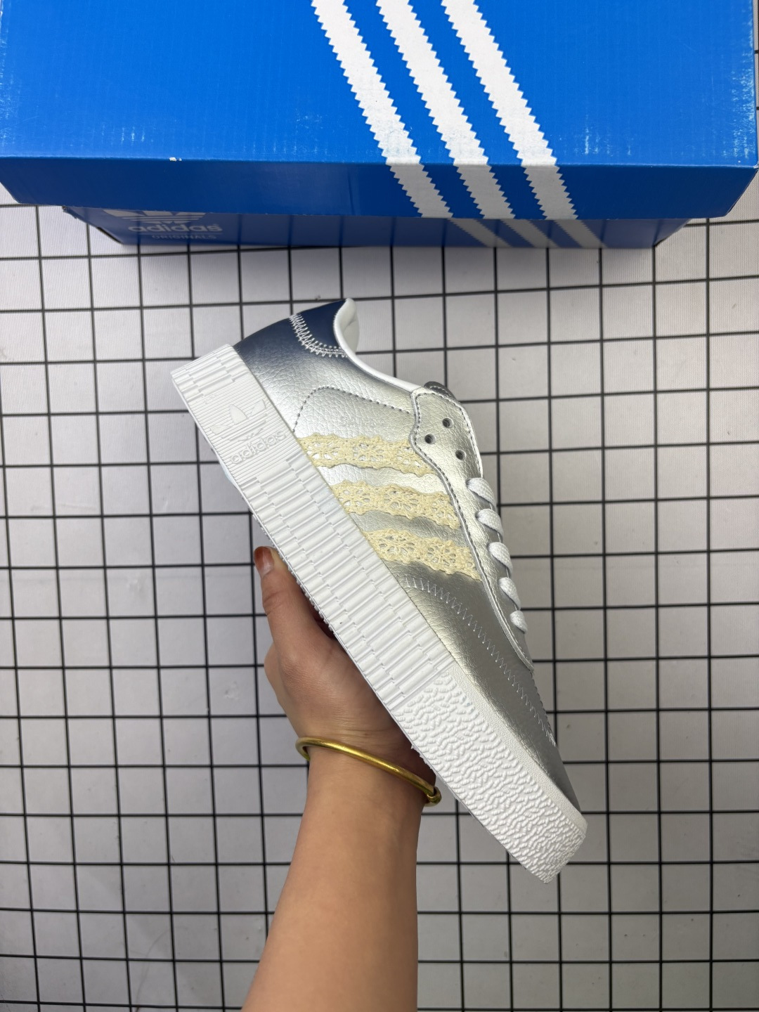 阿迪达斯 Adidas/三叶草 Outdoor 经典三条杠复古休闲运动板鞋 德训鞋 samba 四季时尚简约小白鞋男女鞋情侣鞋厚底增高百搭潮鞋. 类型:男女鞋 货号:AQ1134 含半码 编码: 093