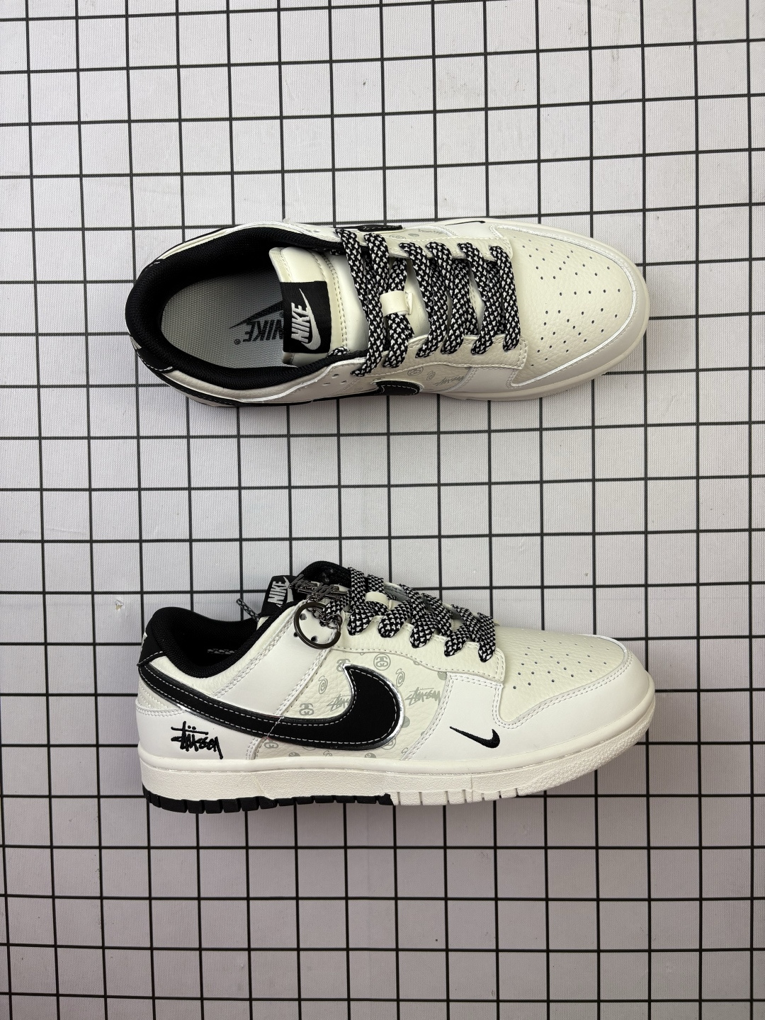 💰220
公司级 耐克 Nike Sb Dunk Low Pro 男女同款运动鞋复古板鞋,尽情迈步,彰显个性风采。采用柔软皮革鞋面,经久耐穿,塑就如元年款 Dunk 般的复古质感。鞋头透气孔,搭配鞋口和鞋舌形状,忠实沿袭元年款经典外观。全掌型橡胶外底,造就非凡抓地力。Dunk 起初专为篮球运动打造,于 80 年代末成为滑板界新宠,现已跃升成为街头时尚标杆。加垫低帮鞋口结合耐穿外底,助你自信舞动。
货号:CS1688
码数:36-45 含半码
编码:587