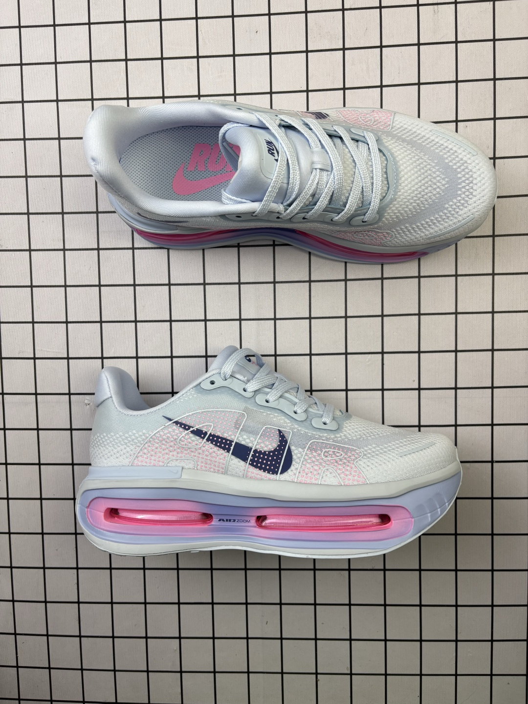 公司级✅NIKE ZOOM PREMIUM 运动休闲跑鞋 耐克双层厚底 座为耐克的“顶缓”系列,Vomero Premium上脚后的第一感受就是软弹到位, 底部缓震很不错 跑步时鞋底触底有种回升的弹力不伤 货号:HM5973 417 编吗788