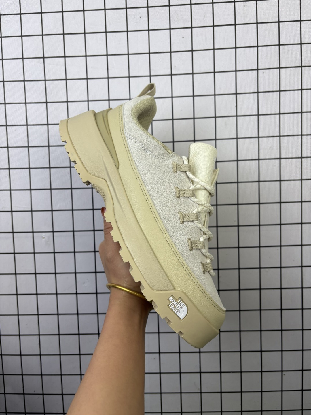 💰160
户外轻旅者鞋履,著名户外品牌-北面The North Face Glenclyffe Urban Low 系列休闲运动鞋  NFA0A8A96

码数：40 41 42 43 44 45
编码103