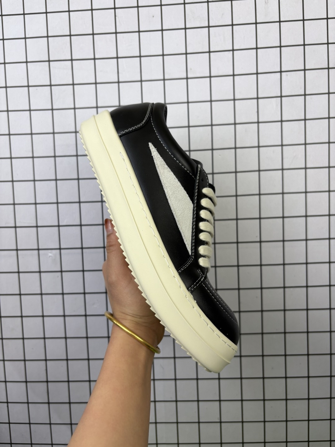 RICK OWENS/RO 小牛皮舒适简约低帮板鞋 DU22S2842 编码旭