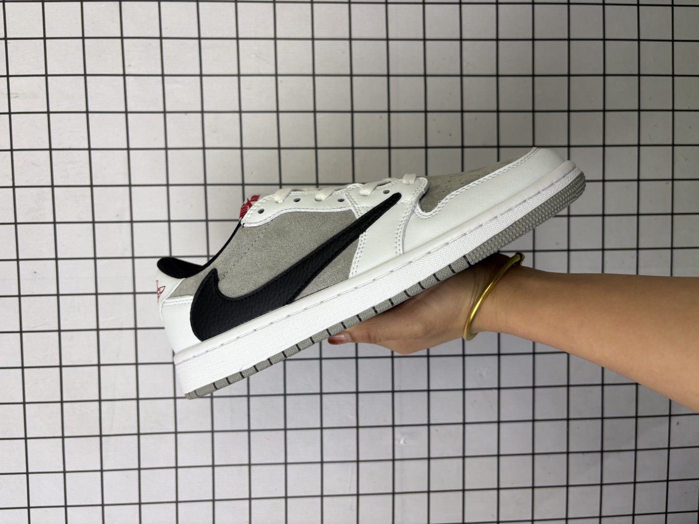 💰90
真标✅Nike Air Jordan 1 x Travis Scott AJ1倒勾 乔一倒钩 耐克 低帮文化篮球鞋
货号:DM7866-163
尺码:36 36.5 37.5 38 38.5 39 40 40.5 41 42 42.5 43 44 45 46
编码给L