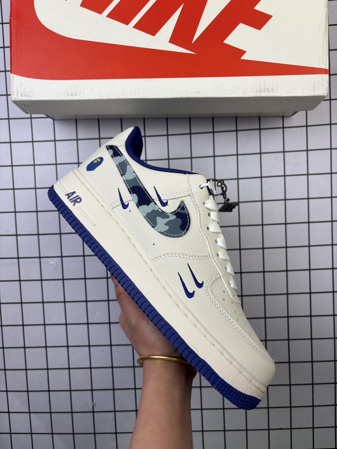 🈴💰120
Nike/耐克 原楦原纸版开发版型,采用硬质荔枝纹牛剖革鞋面材质鞋面,内置全掌Air Sole气垫❗美国元祖街头潮牌-斯图西Stussy x Nike Air Force 1´07 Low"Stussy"空军一号经典低帮百搭休闲运动板鞋“联名土黄黑扎染斯图西刺绣 KK1988-033
类型:男女鞋
码数:36 36.5 37.5 38 38.5 39 40 40.5 41 42 42.5 43 44 45
编码头H