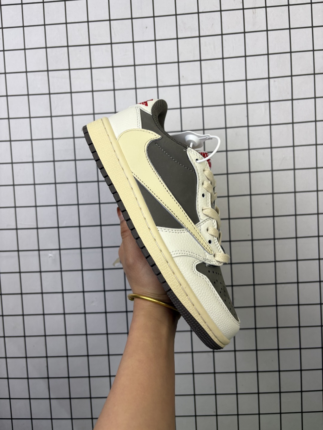 💰110
真标✅Nike Air Jordan 1 x Travis Scott AJ1倒勾 乔一倒钩 耐克 低帮文化篮球鞋
货号:CQ4277-001
尺码:36 36.5 37.5 38 38.5 39 40 40.5 41 42 42.5 43 44 45 46
编码老男H