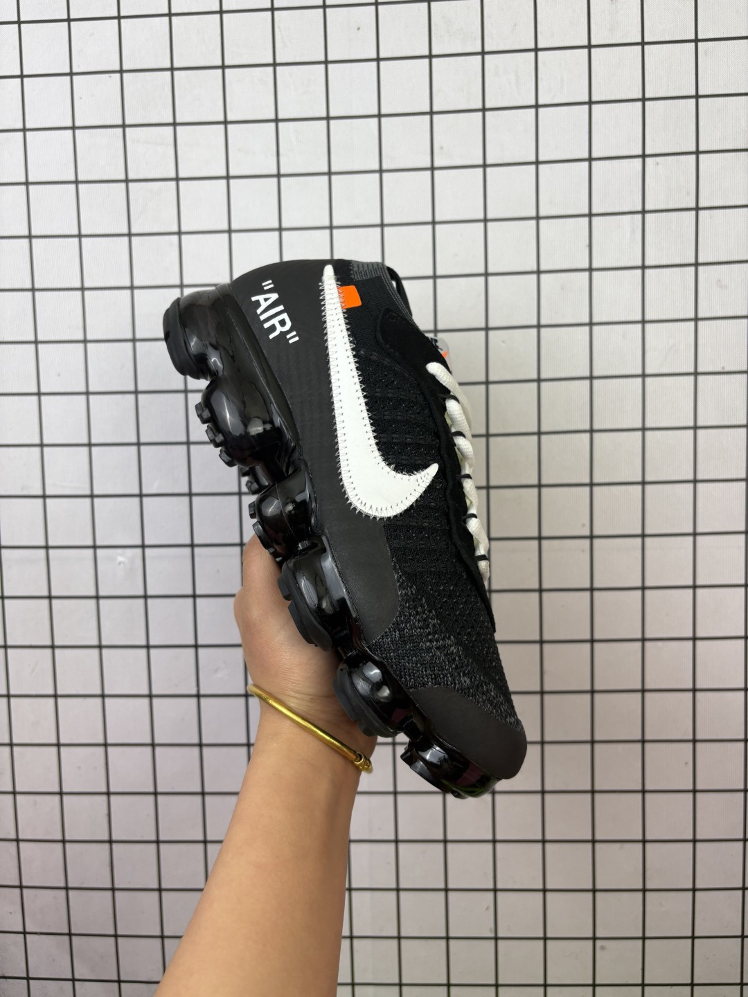 公司级 高俊熙·周雨彤众明星同款,Virgil Abloh主理设计师品牌Off-White x耐克 Nike Air Vapormax Flyknit蒸汽全掌大气垫系列飞织低帮百搭休闲运动慢跑鞋 AA3831 001 货号:AA3831 编码698