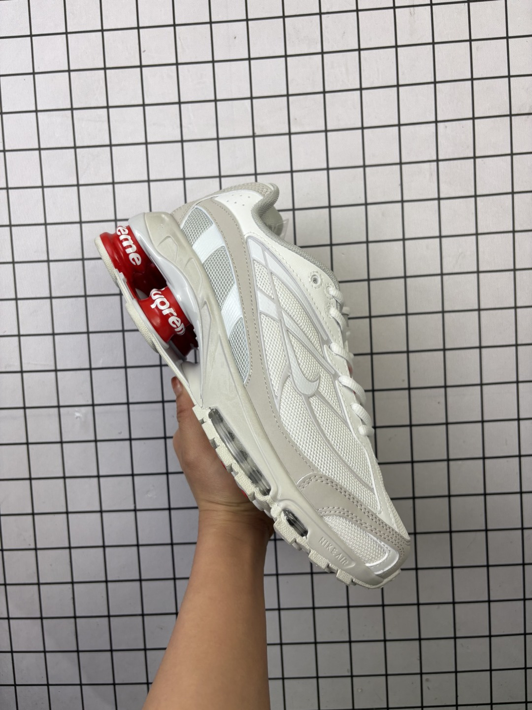 💰140
耐克 Nike Shox Ride 2 Sp x Supreme联名款
R4全掌气垫缓震跑步鞋 织物材质 
官方货号DN16152527
编码：093
36-46