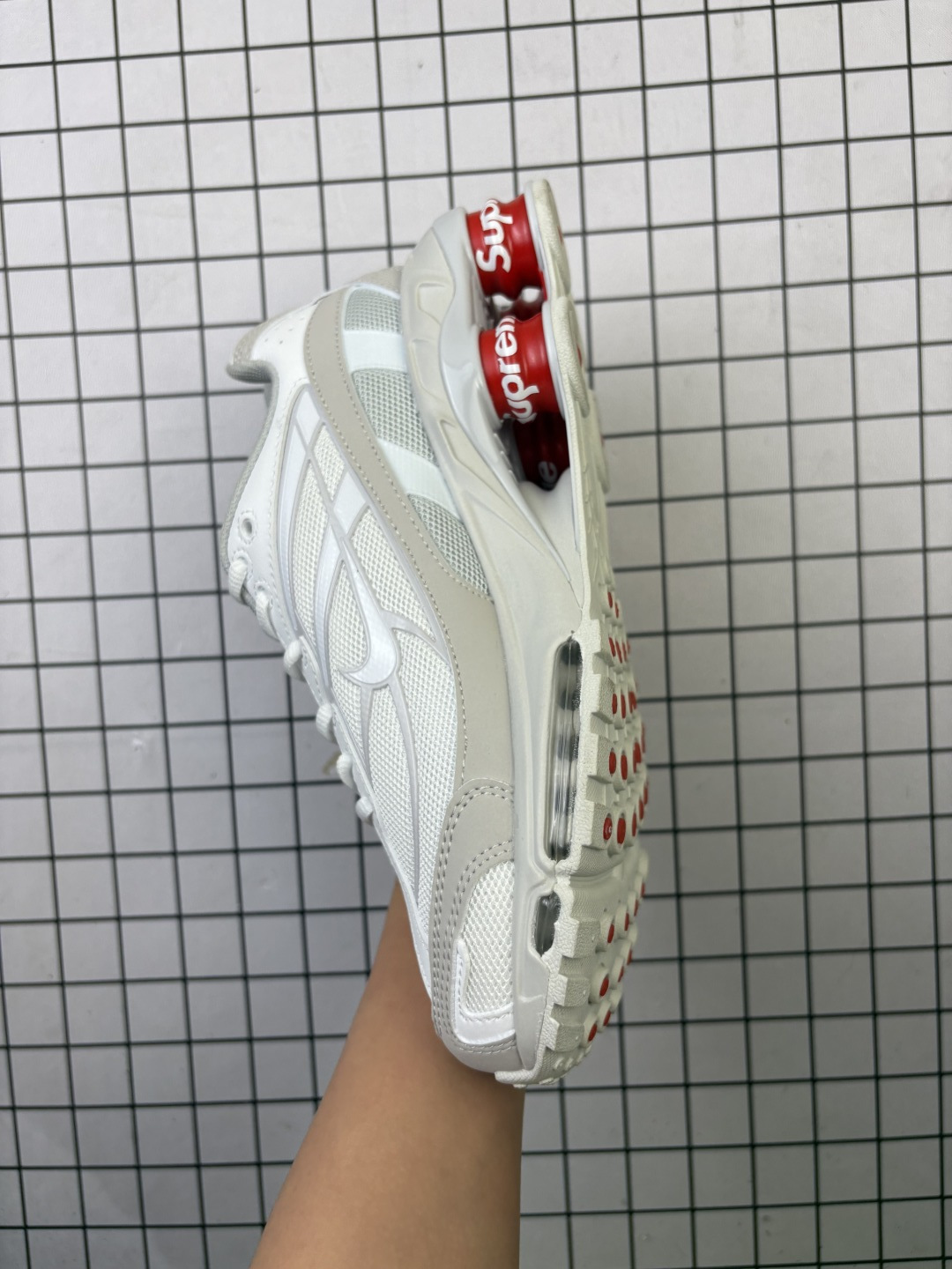 💰140
耐克 Nike Shox Ride 2 Sp x Supreme联名款
R4全掌气垫缓震跑步鞋 织物材质 
官方货号DN16152527
编码：093
36-46