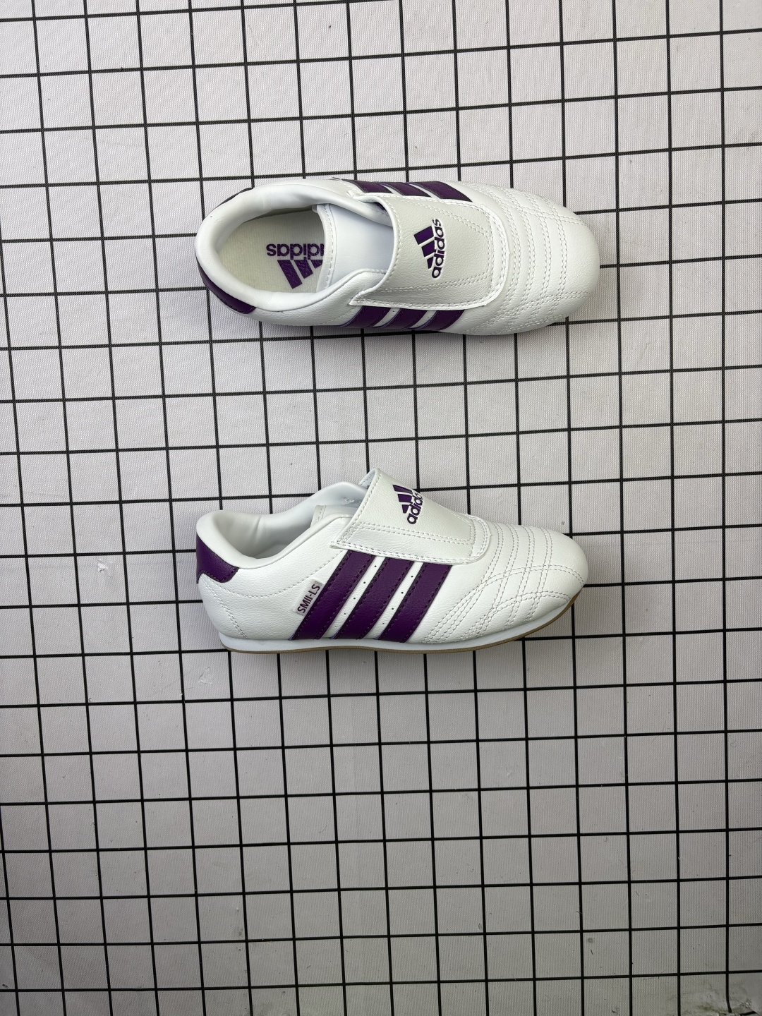 💰100
阿迪达斯Adidas Originals Taekwondo 运动舒适童鞋防滑耐磨包裏性低帮 训练鞋货号:JR9393

码数：25 26 27 28 29 30 31 32 33 34 35 36
编码青H