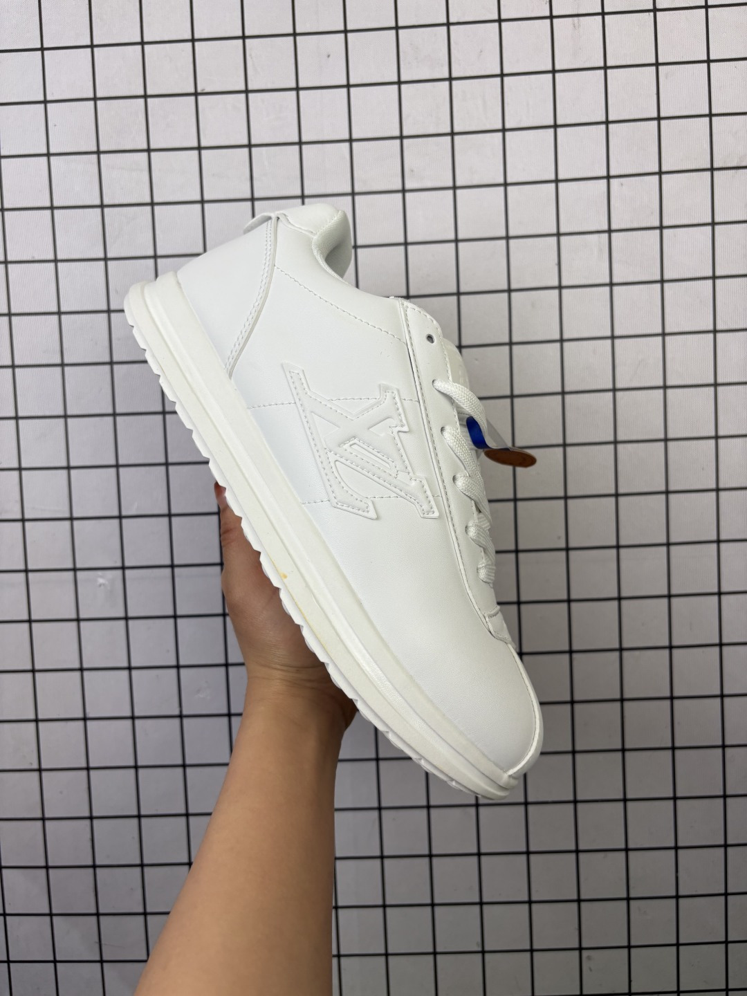 真标✅25年新款LV走秀款胖丁丑萌面包鞋女字母老花厚底增高系带休闲德训鞋 编码699