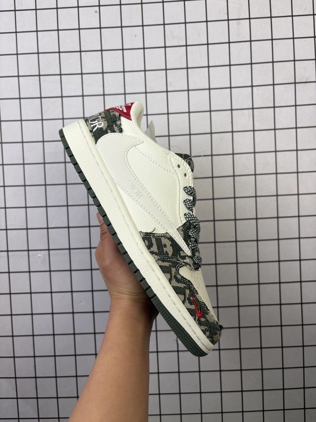 💰100
Nike Air Jordan 1 Low倒钩
AJ1乔1低帮休闲板鞋 同步官方配色 
官方货号:DS2088-007
Size:36 36.5 37.5 38 38.5 39 40 40.5 41 42 42.5 43 44 45 46
编码清F