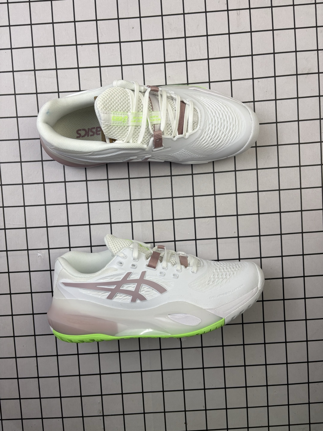 💰150 公司级✅ASICS GEL-RESOLUTION X 亚瑟士 专业网球鞋 没有鞋骨的设计 这是一种创新技术 它让脚底在每一次着地时都能感受到柔软而充足的缓冲 就像踩在棉花上一样 这种鞋子让你的双脚享受到近乎完美的舒适度 货号:1041A481-103 尺码:36-40 编码给L