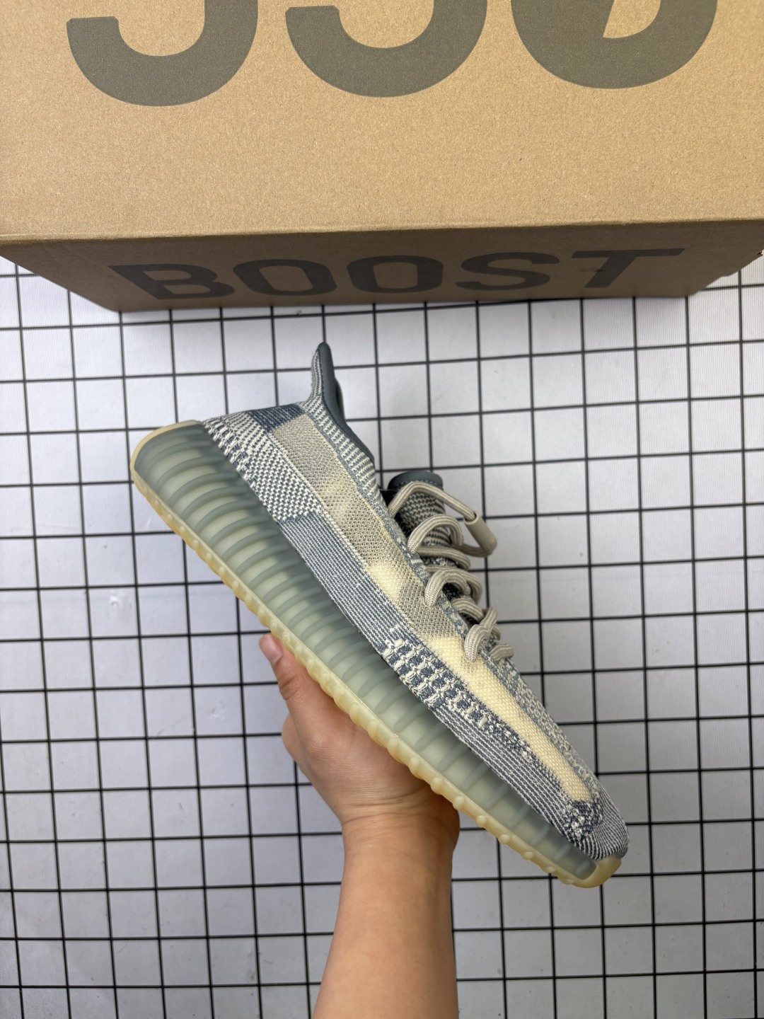 🈴💰85
✅Adidas Yeezy 350 V2 原装配色
升级正确原装楦型开发纸版 完美鞋型Adidas Yeezy350V2终极性价比版本，很多人拿去充顶级货卖！无解的鞋型，鞋面鞋底材料也与顶级版本无太大差异！工厂理念很纯粹，就是让更多人花最低的价钱穿上好鞋  
货号：CP9366
尺码：36 36.5 37 38 38.5 39 40 40.5 41 42 42.5 43 44 45 46
编码771