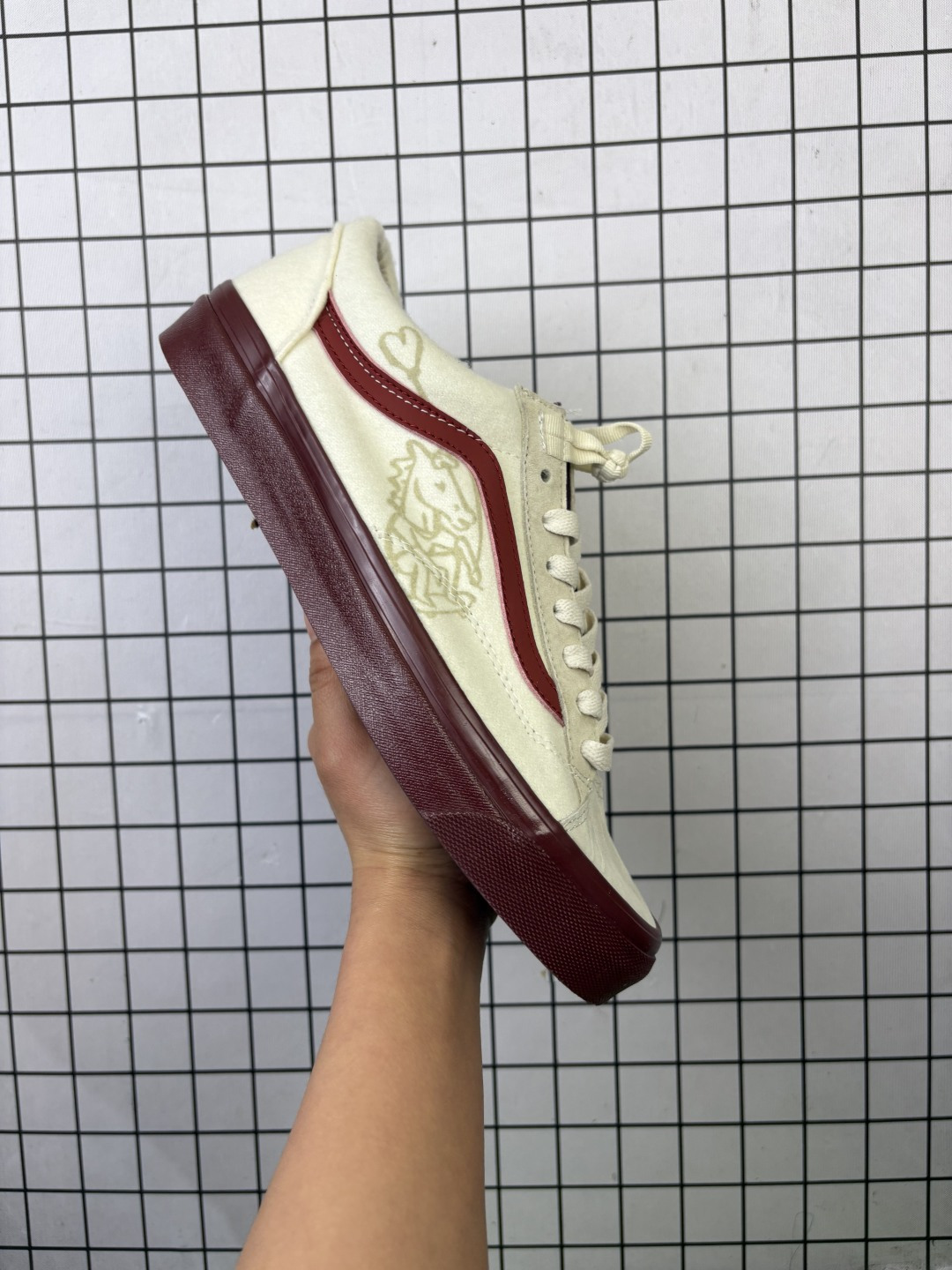 💰130
公司级✅万斯Vans范斯 Classic Slip-On 帆布 马年限定百搭休闲耐磨 低帮板鞋
货号:VN000ED2YS5
尺码:35.5 36 36.5 37.5 38 38.5 39 40 40.5 41 42 42.5 43 44
编码648