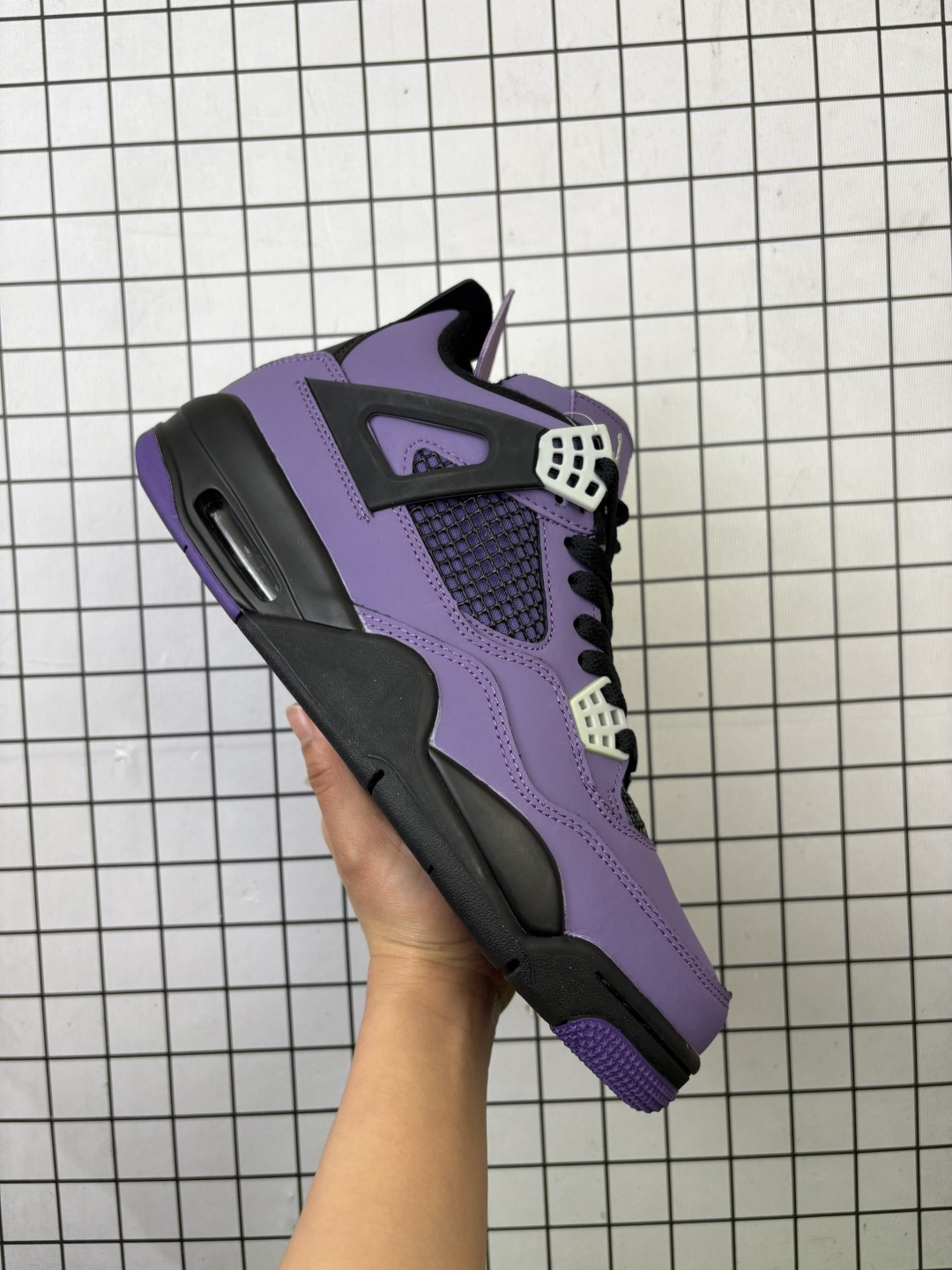 💰115
公司级：Nike Air Jordan 4 Retro 耐克迈克尔·乔丹AJ4代中帮复古休闲运动文化篮球鞋
原厂材料TPU超Q弹网格材质 缜密拉帮及中底钢印细节 组合开窗式气垫大底
货号:HF4340-800
尺码:36 36.5 37.5 38 38.5 39 40 40.5 41 42 42.5 43 44 45 
编码旭