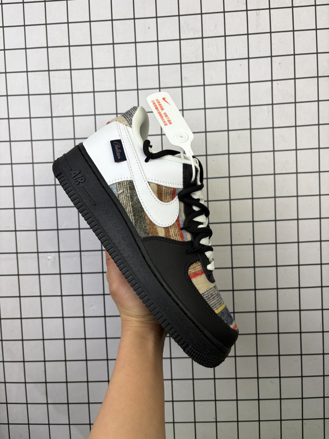 💰230
NK Air Force 1 Low 空军一号低帮百搭休闲运动板鞋 白黑配色 DH7561-100 柔软、弹性十足的缓震性能和出色的中底设计 横跨复古与现代的外型结合 造就出风靡全球三十多年的Force 1 
货号：CW1288-678
尺码：36 36.5 37.5 38 38.5 39 40 40.5 41 42 42.5 43 44 45