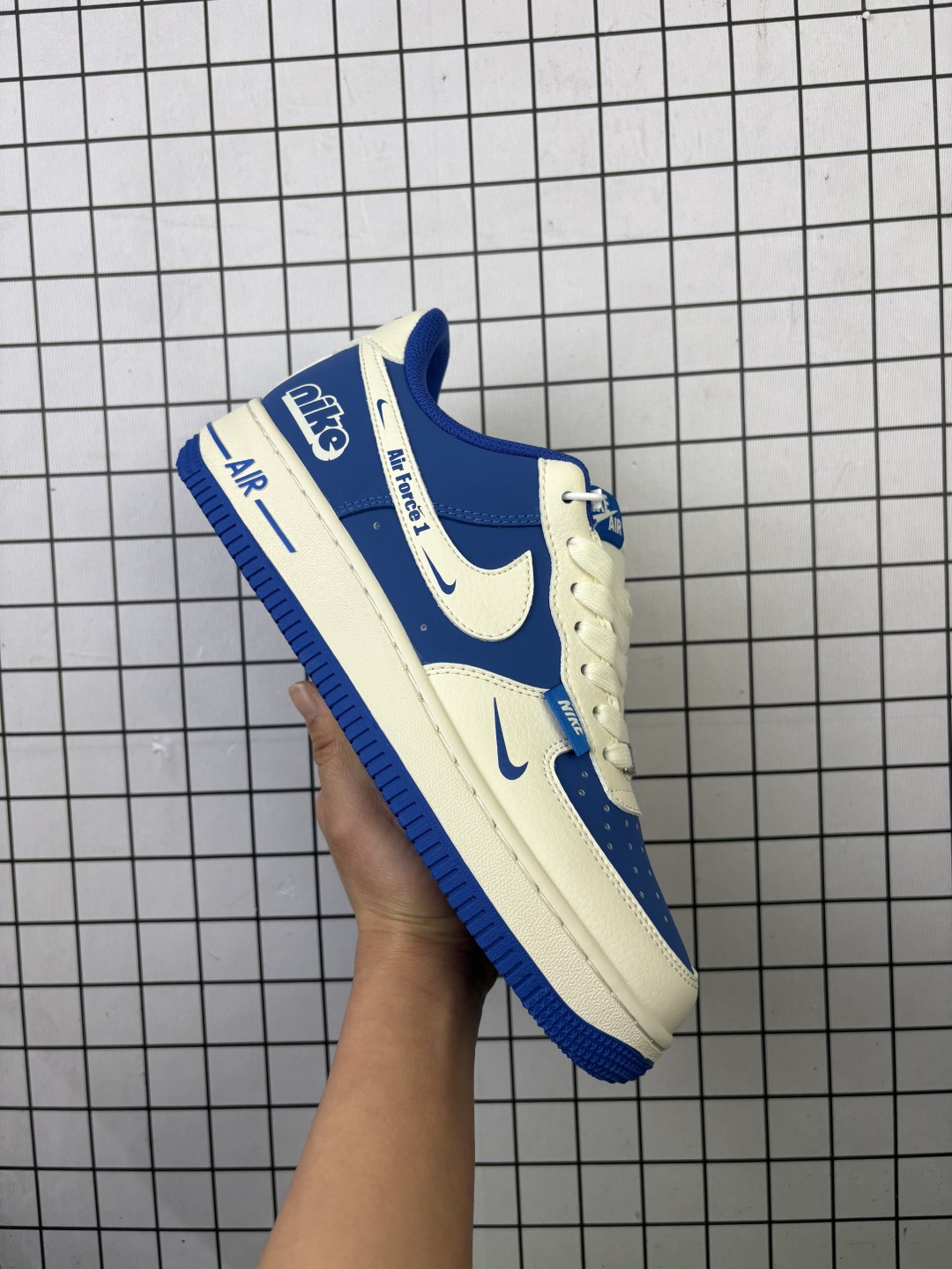 海外限量发售!公司级NIke Air Force 1 ‘07 Low “Supreme联名——经典黑满天星”空军一号 低帮 运动鞋 休闲鞋 折边针车 工艺难度大 原楦头原纸板 原装鞋盒 定制五金配件 内置全掌气垫 原厂鞋底 货号:XD9314 编码:719