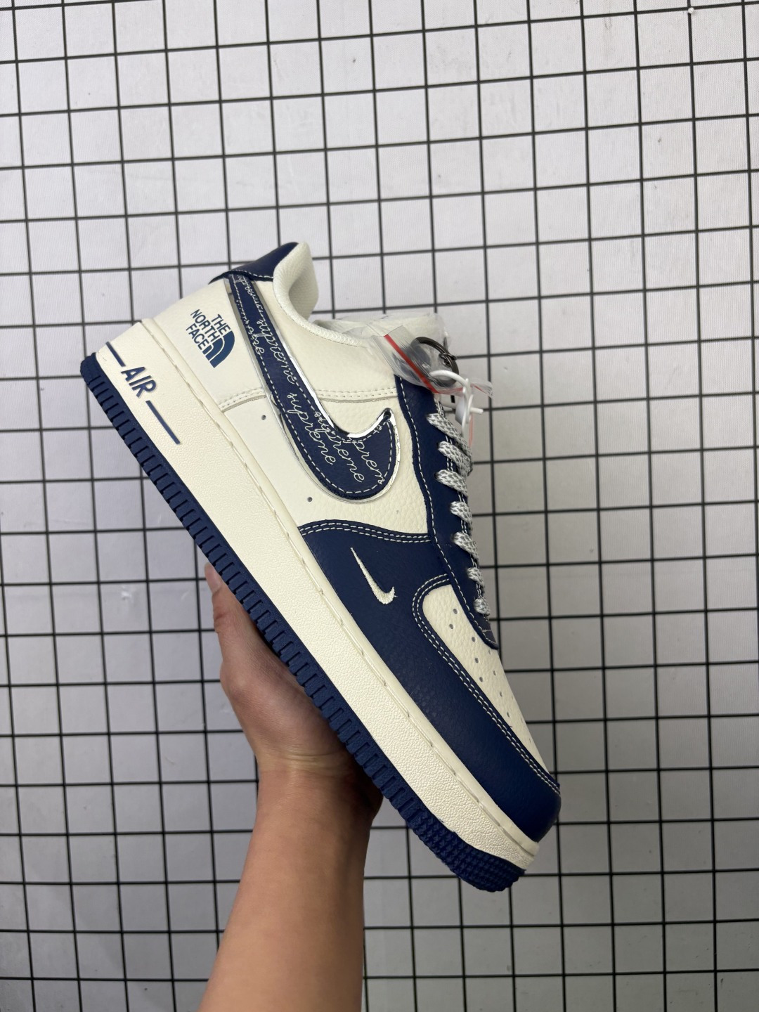 海外限量发售!公司级NIke Air Force 1 ‘07 Low “Supreme联名——经典黑满天星”空军一号 低帮 运动鞋 休闲鞋 折边针车 工艺难度大 原楦头原纸板 原装鞋盒 定制五金配件 内置全掌气垫 原厂鞋底 货号:XD9314 编码:719