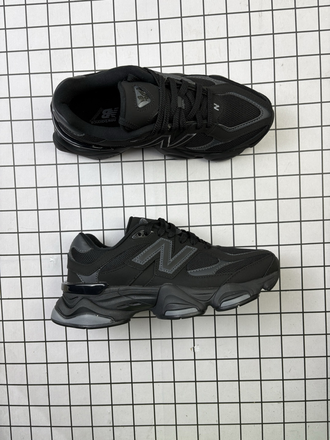 New Balance/新百伦 男女鞋,采用猪巴革组合网织布鞋面材质,4层组合底模,中底嵌入ABZORB缓震科技材料及后跟嵌入TPU装饰条稳固❗️ 复古爱好者看过来,全新配色!全新NB新百伦New Balance 9060"Slate Grey"系列复古百搭老爹风小象蹄休闲运动跑步鞋“ 类型:男女鞋 编码:元