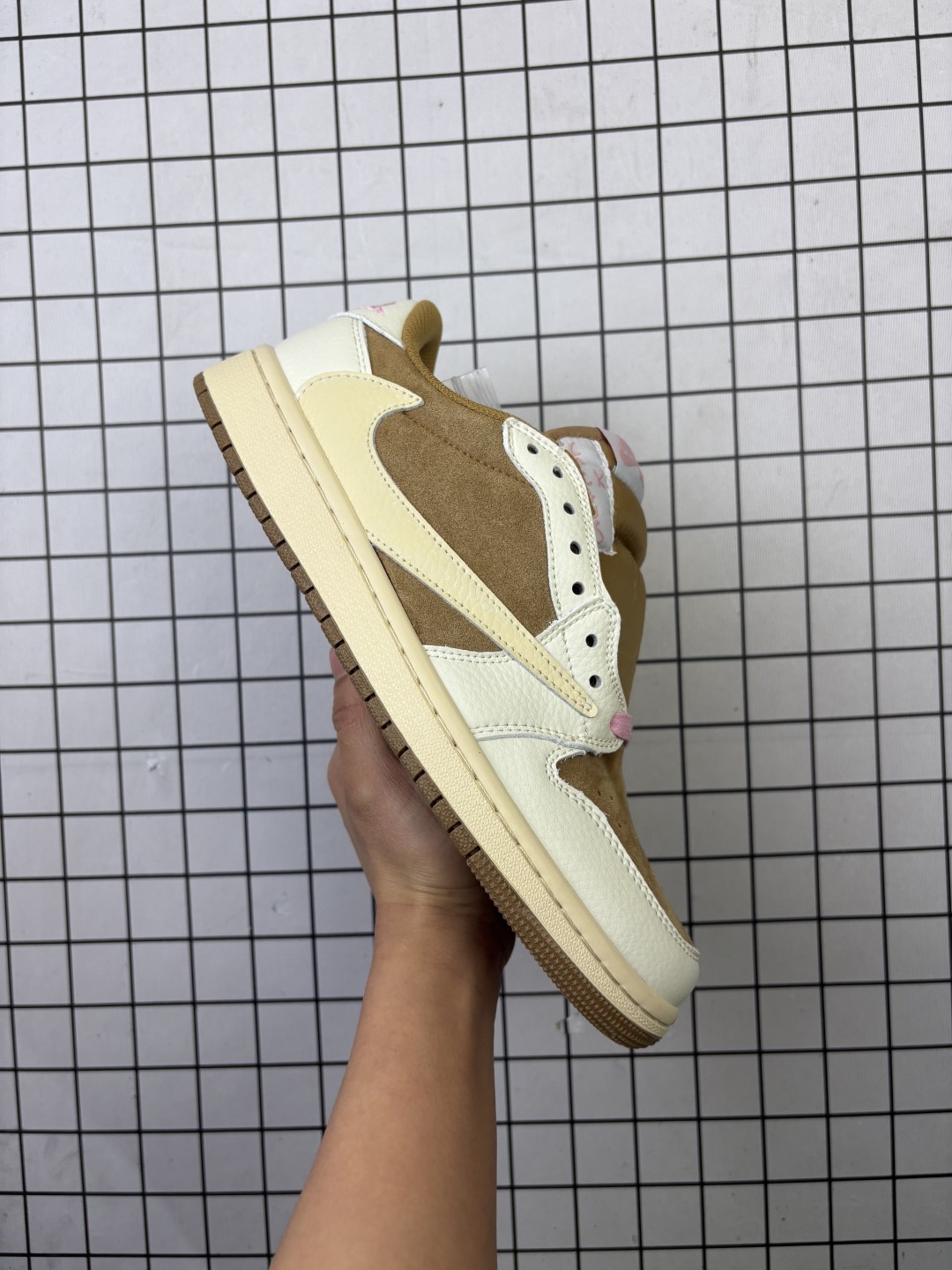 💰105
真标✅Nike Air Jordan 1 x Travis Scott AJ1倒勾 乔一倒钩 耐克 低帮文化篮球鞋
货号:DM7866-106
尺码:36-45
编码旭