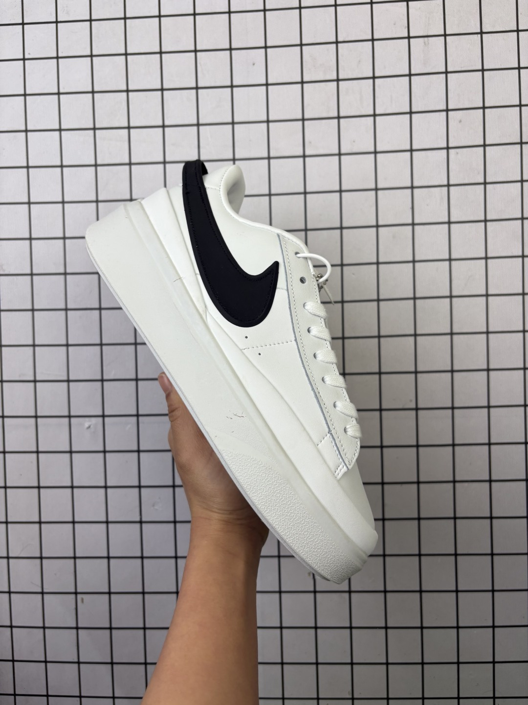 💰110
公司级✅Nike Blazer Phantom Low 耐克 经典百搭 舒适休闲 低帮板鞋 
采用轻盈利落设计 焕新演绎经典鞋款 该鞋款带来舒适足底体验 结合鞋侧壁加固设计 缔造舒适感受 皮革鞋面适合日常穿着 柔软非凡 硫化结构将外底与鞋面巧妙连接
货号:FN5820-100
编码688
36-45