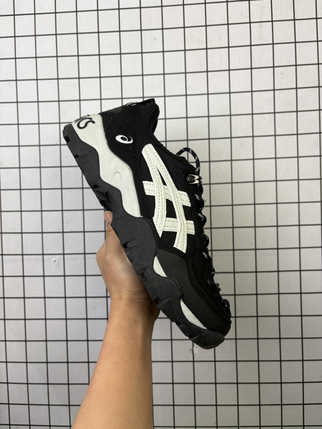 💰150
公司级✅Asics Gel-Pickax 亚瑟士 登山徒步 户外运动平衡减震 抗冲击支撑 防滑耐磨平衡轻便 户外功能鞋
货号:1203A568-200
尺码:40-45
编码103