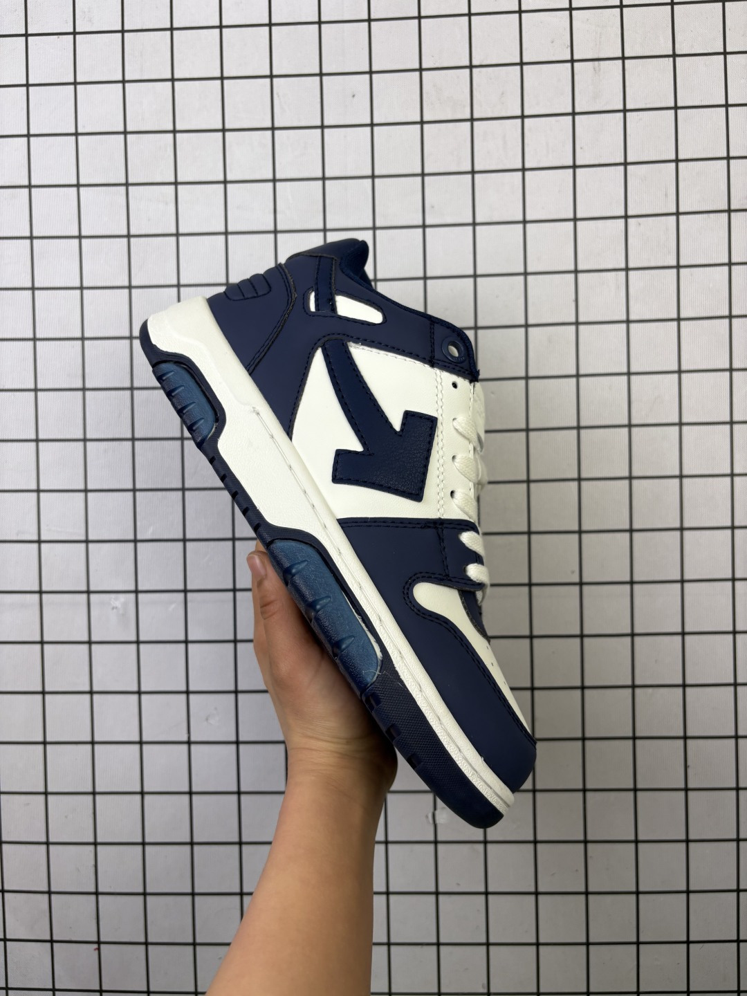 💰130
✅OFF-WHITE 新款圆头系带低帮运动小白鞋跑步鞋多色拼色运动休闲鞋
尺码:36-45
编码旭