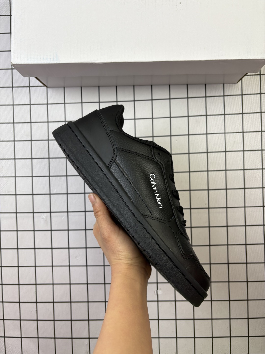 🈴💰130
公司级✅CKJ CALVIN KLEIN JEANS 系带圆头 低帮 生活休闲鞋
尺码:40-45
编码698