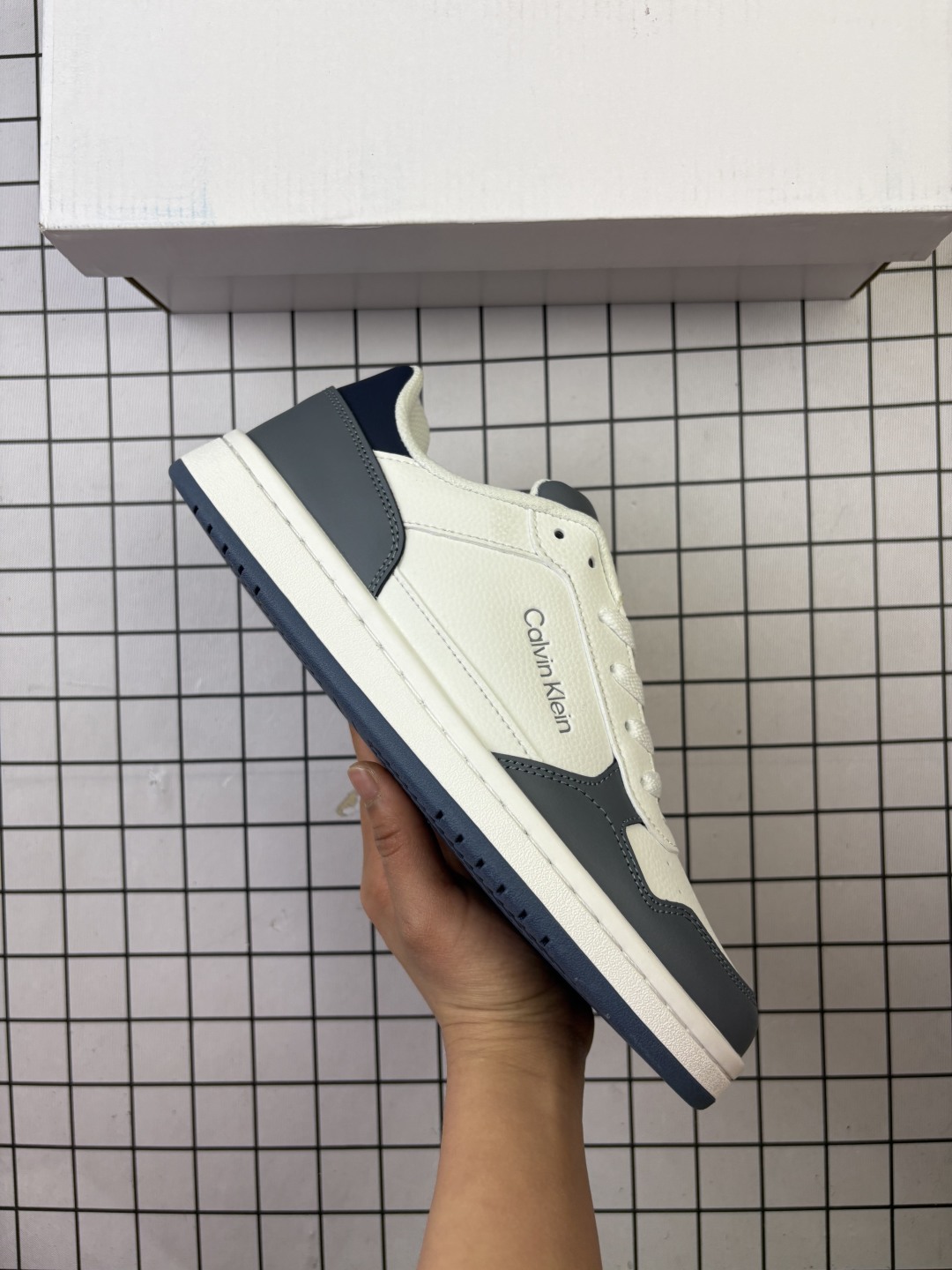 🈴💰130
公司级✅CKJ CALVIN KLEIN JEANS 系带圆头 低帮 生活休闲鞋
尺码:40-45
编码698