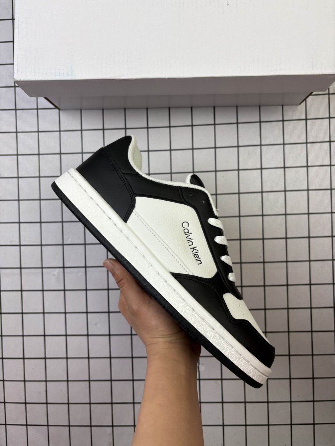 🈴💰130
公司级✅CKJ CALVIN KLEIN JEANS 系带圆头 低帮 生活休闲鞋
尺码:40-45
编码698