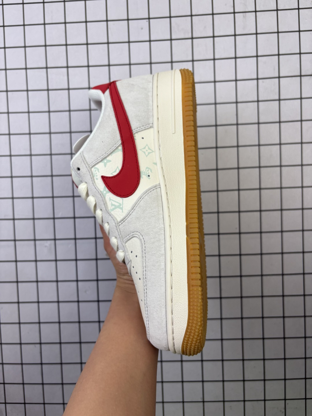 🈴💰250
海外限量发售！公司级NIke Air Force 1 '07 Low 空军一号低帮 运动鞋 休闲鞋 折边针车 工艺难度大 原楦头原纸板 原装鞋盒 定制五金配件 内置全掌气垫 原厂鞋底 
货号:ZH2598-610
Size：36 36.5 37.5 38 38.5 39 40 40.5 41 42 42.5 43 44 44.5 45
编码啊D