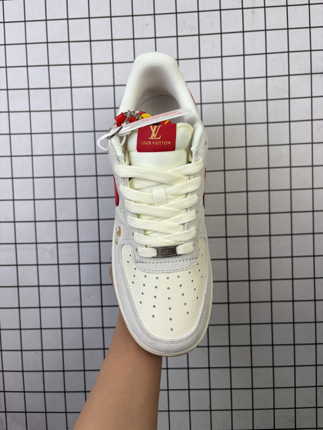 🈴💰250
海外限量发售！公司级NIke Air Force 1 '07 Low 空军一号低帮 运动鞋 休闲鞋 折边针车 工艺难度大 原楦头原纸板 原装鞋盒 定制五金配件 内置全掌气垫 原厂鞋底 
货号:ZH2598-610
Size：36 36.5 37.5 38 38.5 39 40 40.5 41 42 42.5 43 44 44.5 45
编码啊D