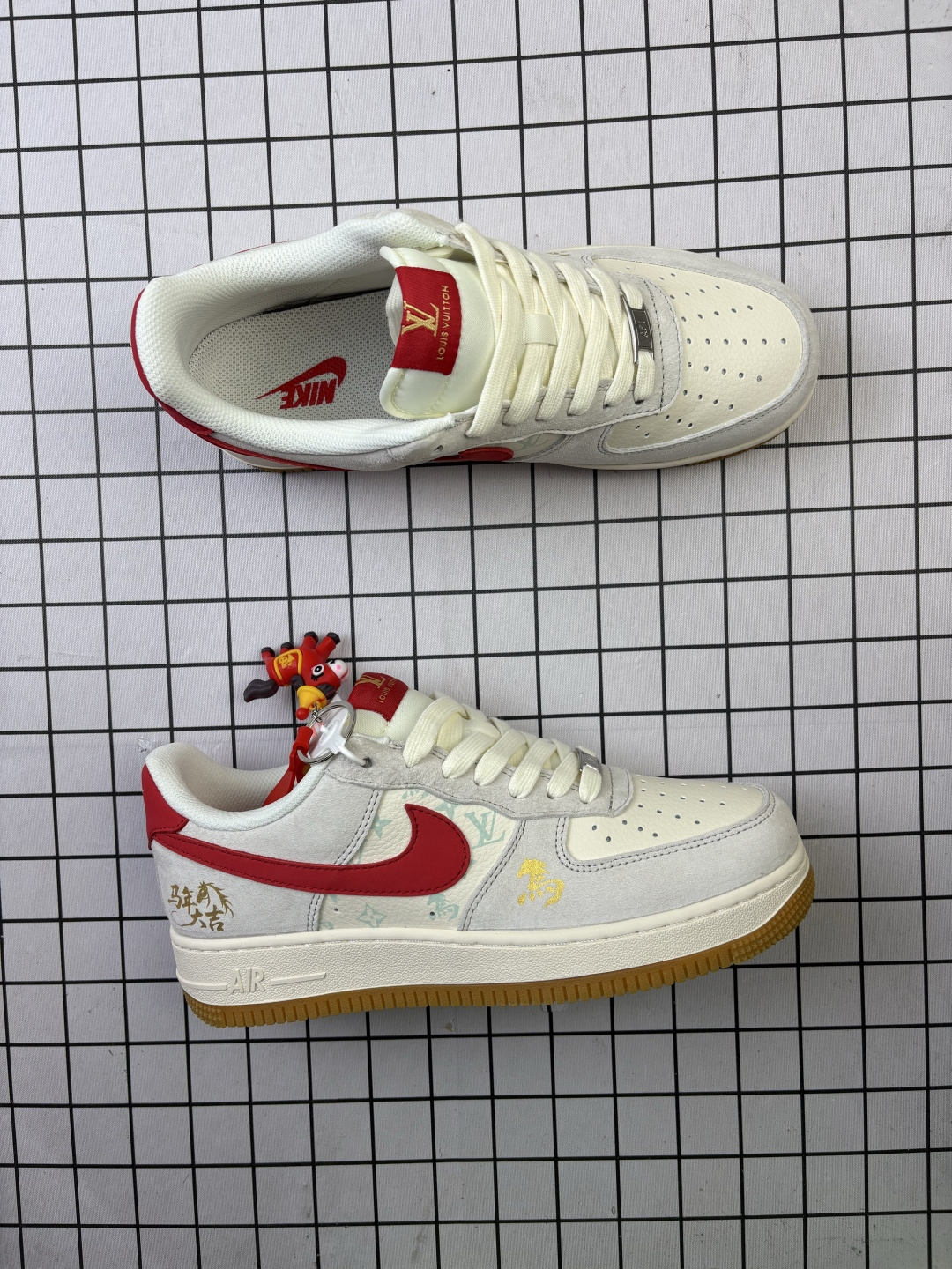 🈴💰250
海外限量发售！公司级NIke Air Force 1 '07 Low 空军一号低帮 运动鞋 休闲鞋 折边针车 工艺难度大 原楦头原纸板 原装鞋盒 定制五金配件 内置全掌气垫 原厂鞋底 
货号:ZH2598-610
Size：36 36.5 37.5 38 38.5 39 40 40.5 41 42 42.5 43 44 44.5 45
编码啊D