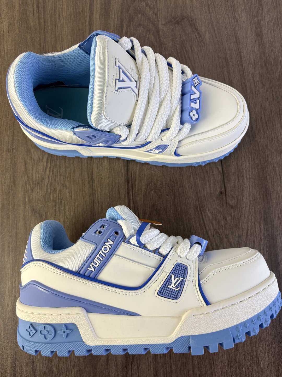 路易威登/Louis Vuitton LV路易威登板鞋 新款 LV Trainer最新配色运动鞋 L家 篮球鞋风格运动鞋 该鞋由艺术总监 VIRGIL ABLOH设计 垫脚聚米微料加透气英伦网布 细节原版一致 编码758