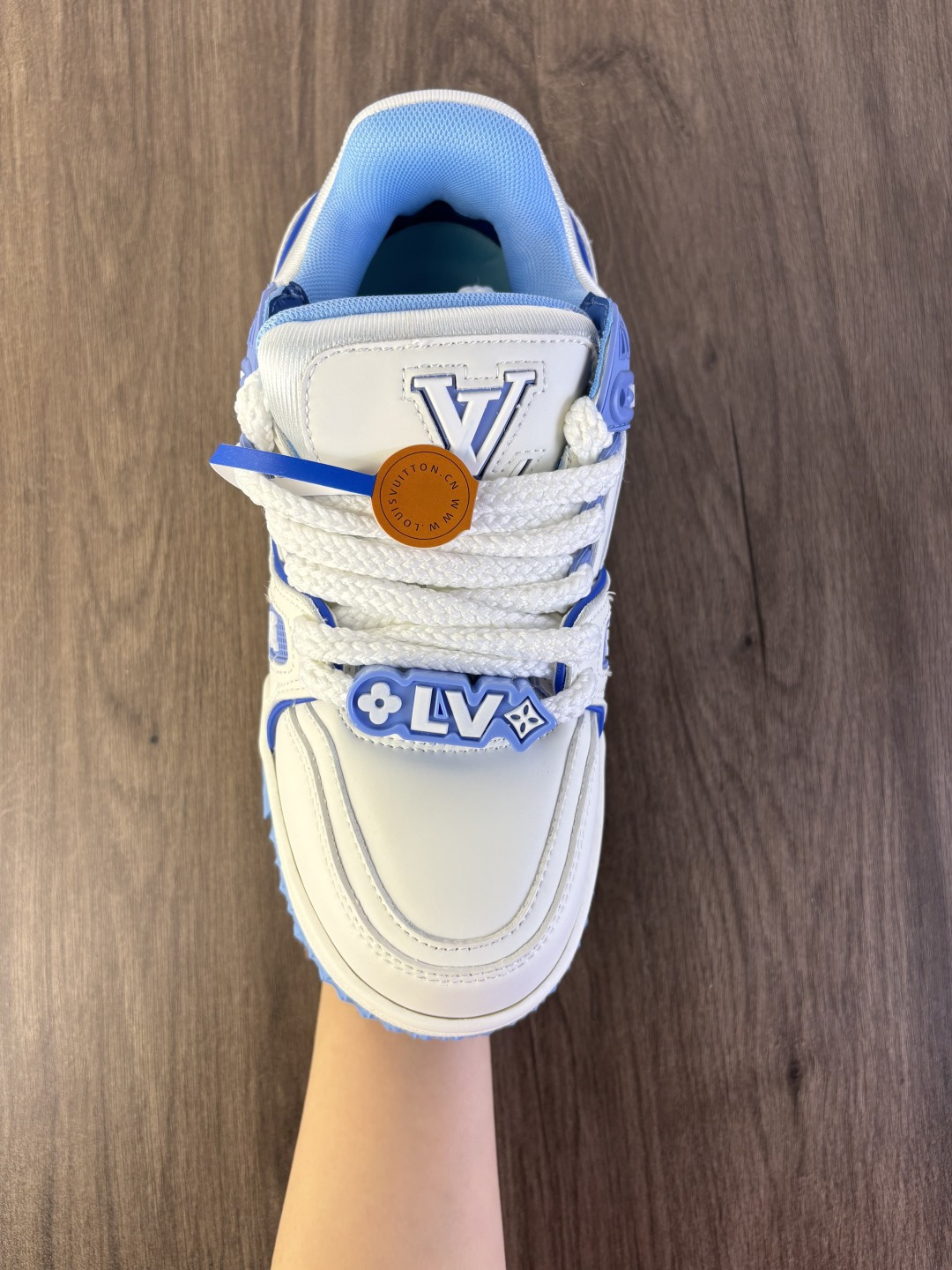 路易威登/Louis Vuitton LV路易威登板鞋 新款 LV Trainer最新配色运动鞋 L家 篮球鞋风格运动鞋 该鞋由艺术总监 VIRGIL ABLOH设计 垫脚聚米微料加透气英伦网布 细节原版一致 编码758