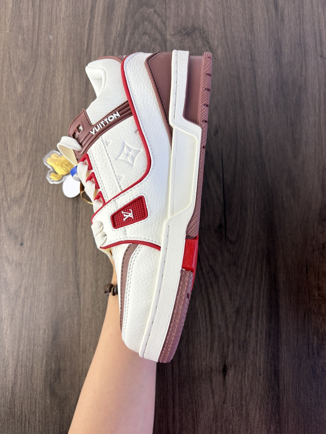 公司级✅路易威登/Louis Vuitton LV路易威登板鞋 新款 LV Trainer最新配色运动鞋 L家 篮球鞋风格运动鞋 该鞋由艺术总监 VIRGIL ABLOH设计 垫脚聚米微料加透气英伦网布 细节原版一致 编码577