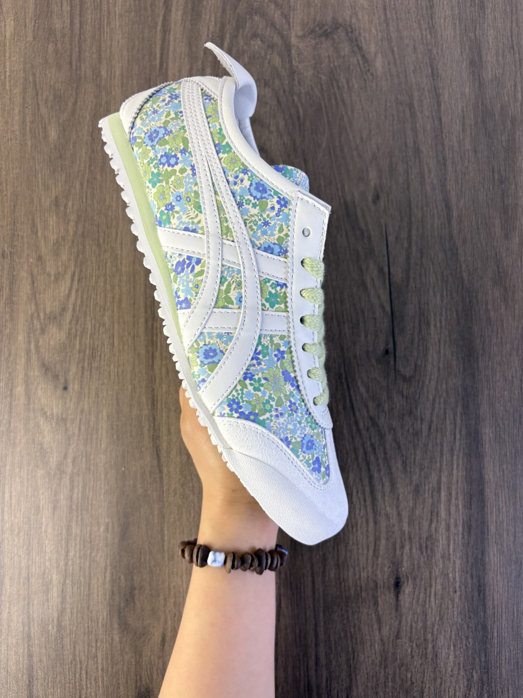 亚瑟士 Onitsuka Tiger Mexico 66 Slip On 鬼冢虎复古时尚 舒适透气皮革鞋面耐磨防滑 休闲运动跑步鞋 虎底采用磨耐防橡滑胶底大富有弹性,缓减冲震休闲运动鞋. 编码771
