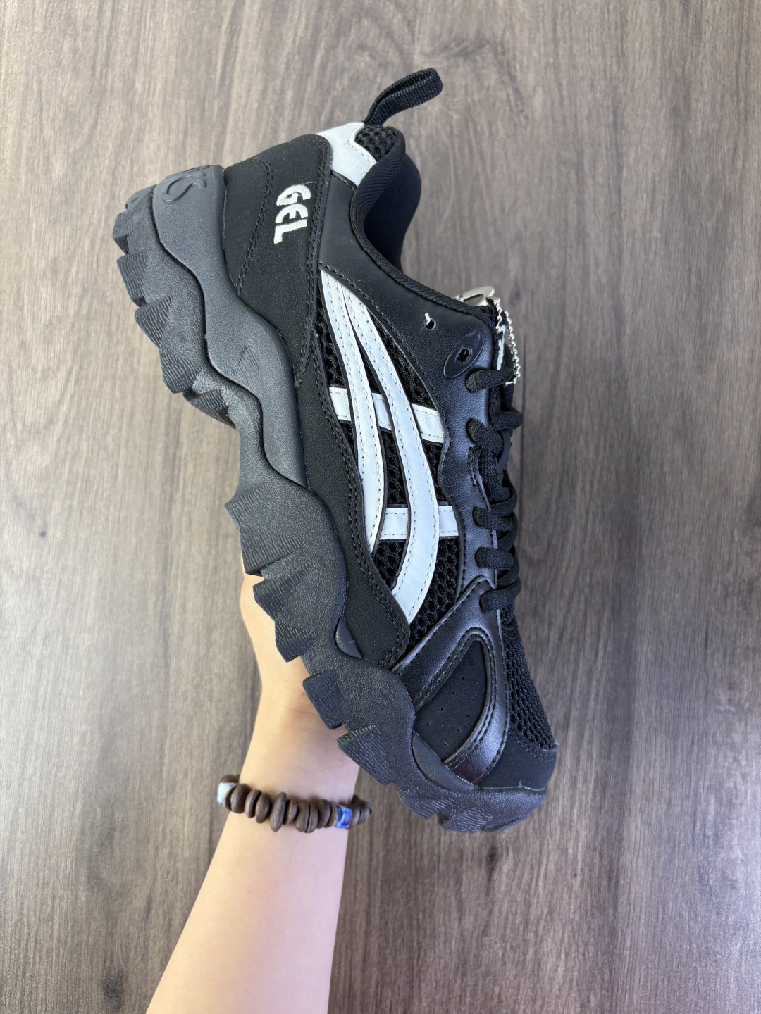 Asics/亚瑟士 Asics gel truc登山鞋徒步鞋 男女运动休闲鞋复古老爹鞋 1203A714 类型:男女鞋 编码:688