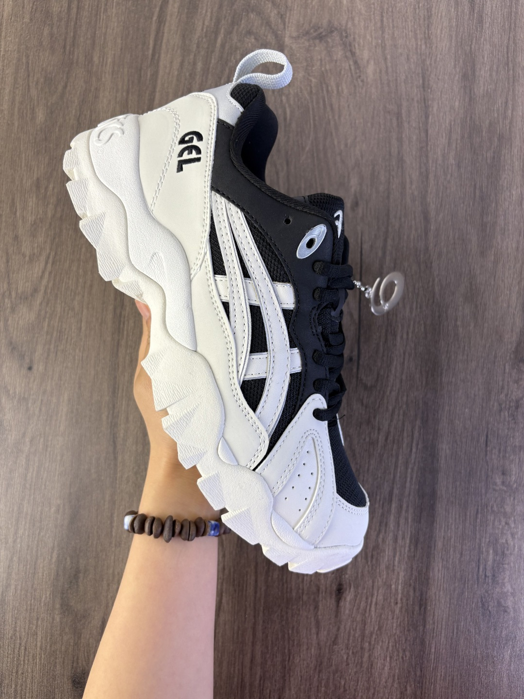 Asics/亚瑟士 Asics gel truc登山鞋徒步鞋 男女运动休闲鞋复古老爹鞋 1203A714 类型:男女鞋 编码:688