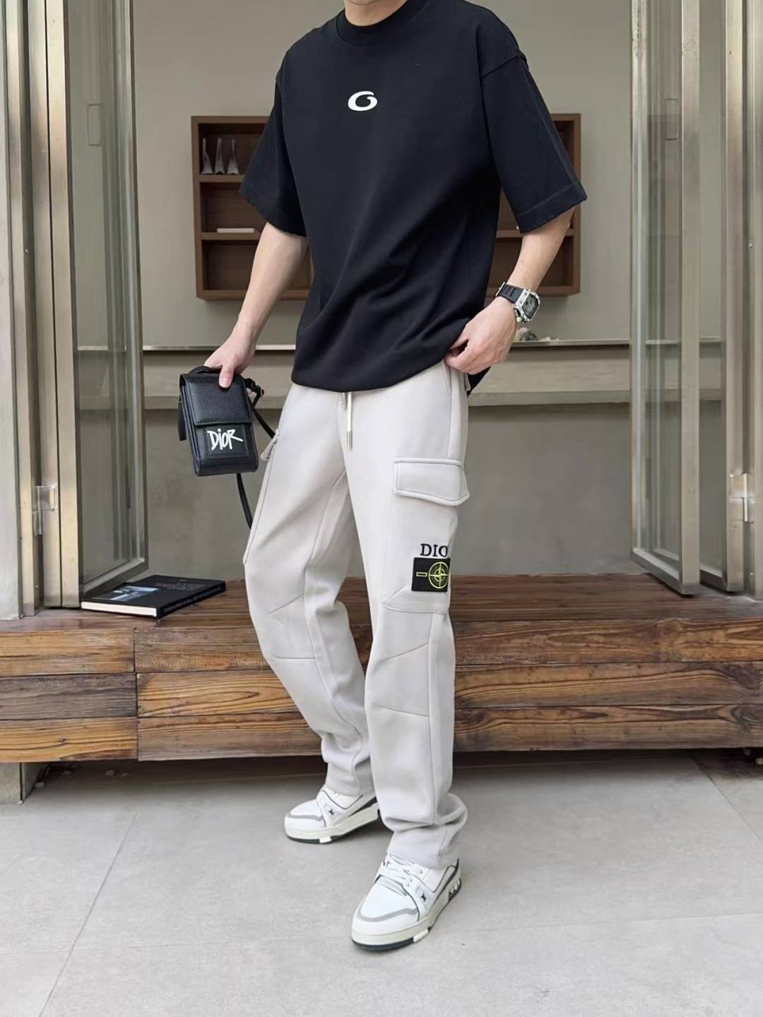 NO:762030,Dior's 2026 spring new trousers and casual pants are on sale simultaneously on the official website. The brand's classic LOGO casual pants are made of customized fabrics with excellent comfort and strong touch. Highly recognizable and perfect in appearance and craftsmanship. Sizes M-3XL, dior,19860909迪奥 2026春季新款长裤休闲裤官网同步发售.品牌经典LOGO休闲裤 ,定制面料,舒适度极好,手触感强烈.辨识度极高,完美品相工艺. 尺码M-3XL,,dior,,Men's clothing