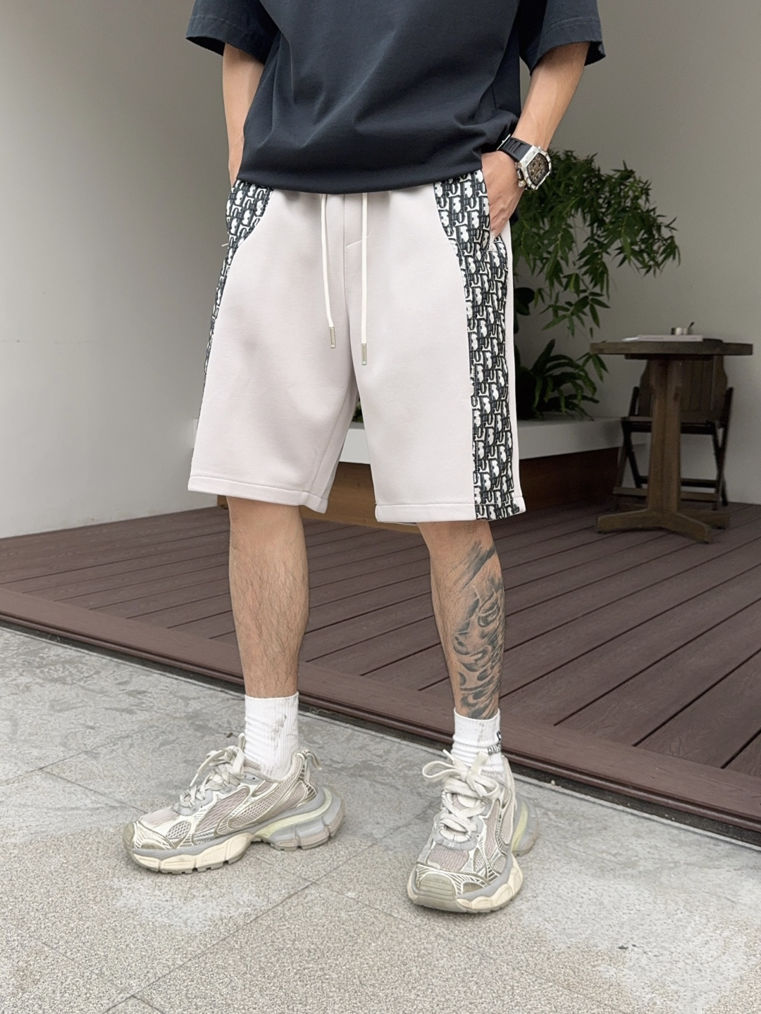 NO:775280,Dior's 2026 new summer men's casual shorts with three complete standards, advanced custom-made breathable fabrics, extremely breathable, elastic and comfortable, impeccable details, top-grade accessories, original logo design concept, delicate and soft feel!  The upper body fit is awesome!  For sizes M-XXXL, please state your height and weight when ordering, dior, shorts,19860909迪奥 三标齐全 2026夏季新款男士休闲短裤,高级定制面料透气面料 透气弹力舒适度极高,细节无可挑剔,顶级辅料配备,原版logo设计理念,手感细腻柔软！上身版型超赞！尺码M-XXXL下单报身高体重,,dior,shorts,,Men's clothing