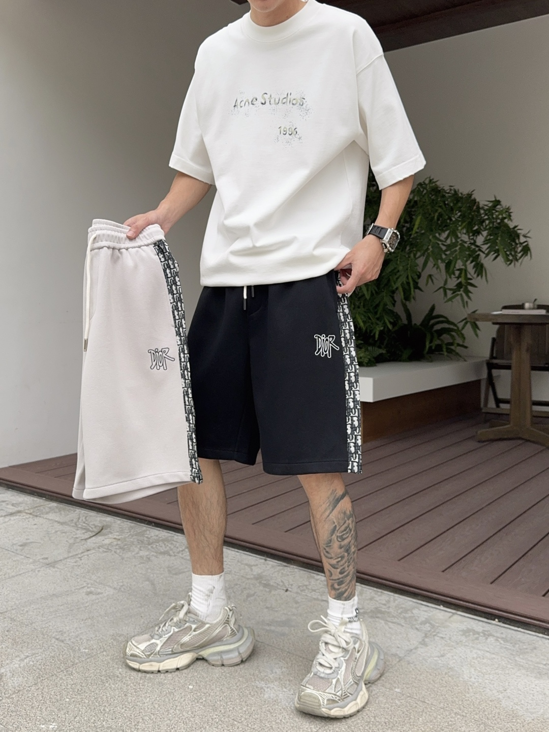 NO:775261,Dior's three-standard complete 2026 summer new men's casual shorts, advanced custom-made breathable fabrics, extremely breathable, elastic and comfortable, impeccable details, top-grade accessories, original logo design concept, delicate and soft feel!  The upper body fit is awesome!  For sizes M-XXXL, please state your height and weight when ordering, dior, shorts,19860909迪奥三标齐全 2026夏季新款男士休闲短裤,高级定制面料透气面料 透气弹力舒适度极高,细节无可挑剔,顶级辅料配备,原版logo设计理念,手感细腻柔软！上身版型超赞！尺码M-XXXL下单报身高体重,,dior,shorts,,Men's clothing