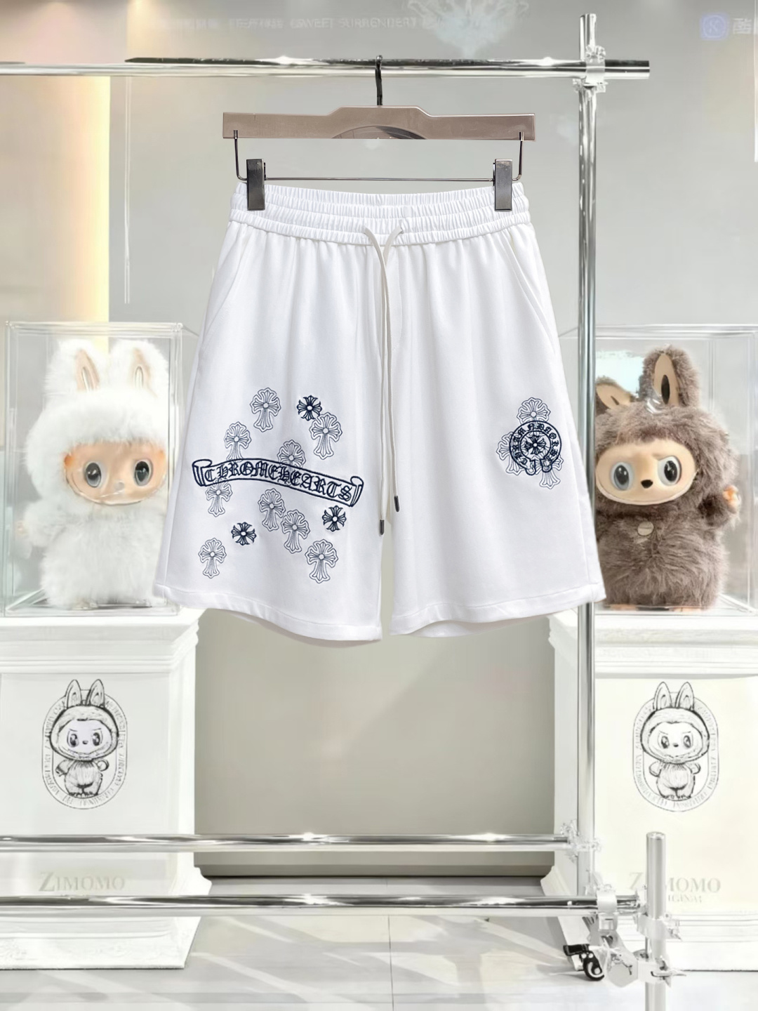 NO:838852,Chrome hearts are complete with three standards. The latest 2026 summer shorts are available at the counter. The original order is very good. Fashionable original imported technical fabrics. The upper body is comfortable and breathable. Original customized hardware accessories. The upper body is handsome and stylish. All three standards are complete. Recommended model. Very high grade. Purchasing code number L-4XL. Maximum wearing capacity is 195 catties. chrome hearts.shorts,19860909克罗心三标齐全. 2026夏季新款最新品短裤,专柜同步有售,原单狠货,时尚进口原版科技面料,上身舒适透气,原版定制五金辅料,上身帅气有型,三标齐全,推荐款,档次极高,代购级码数L-4XL,最大穿195斤,,chrome hearts,shorts,,Men's clothing