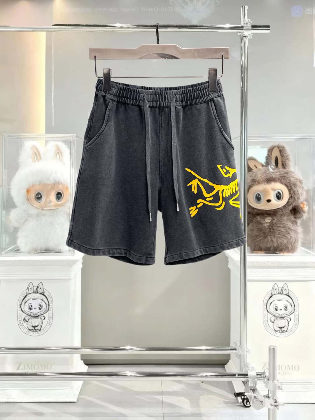 NO:838840,Arc'teryx's three-standard complete 2026 new summer men's casual shorts, advanced custom-made breathable fabrics, extremely breathable, elastic and comfortable, impeccable details, top-grade accessories, original logo design concept, delicate and soft feel!  The upper body fit is awesome!  Sizes M-XXXL, please state your height and weight when ordering, arc'teryx, shorts,19860909始祖鸟三标齐全 2026夏季新款男士休闲短裤,高级定制面料透气面料 透气弹力舒适度极高,细节无可挑剔,顶级辅料配备,原版logo设计理念,手感细腻柔软！上身版型超赞！尺码M-XXXL下单报身高体重,arc'teryx,shorts,,Men's clothing