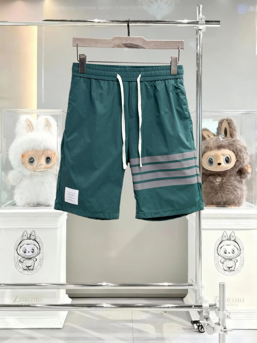 NO:838856,TB three-standard complete 2026 new summer men's casual shorts, advanced custom-made breathable fabrics, extremely breathable, elastic and comfortable, impeccable details, top-grade accessories, original logo design concept, delicate and soft feel!  The upper body fit is awesome!  Sizes M-XXXL, please state your height and weight when ordering,,shorts,19860909TB 三标齐全 2026夏季新款男士休闲短裤,高级定制面料透气面料 透气弹力舒适度极高,细节无可挑剔,顶级辅料配备,原版logo设计理念,手感细腻柔软！上身版型超赞！尺码M-XXXL下单报身高体重,,shorts,,Men's clothing