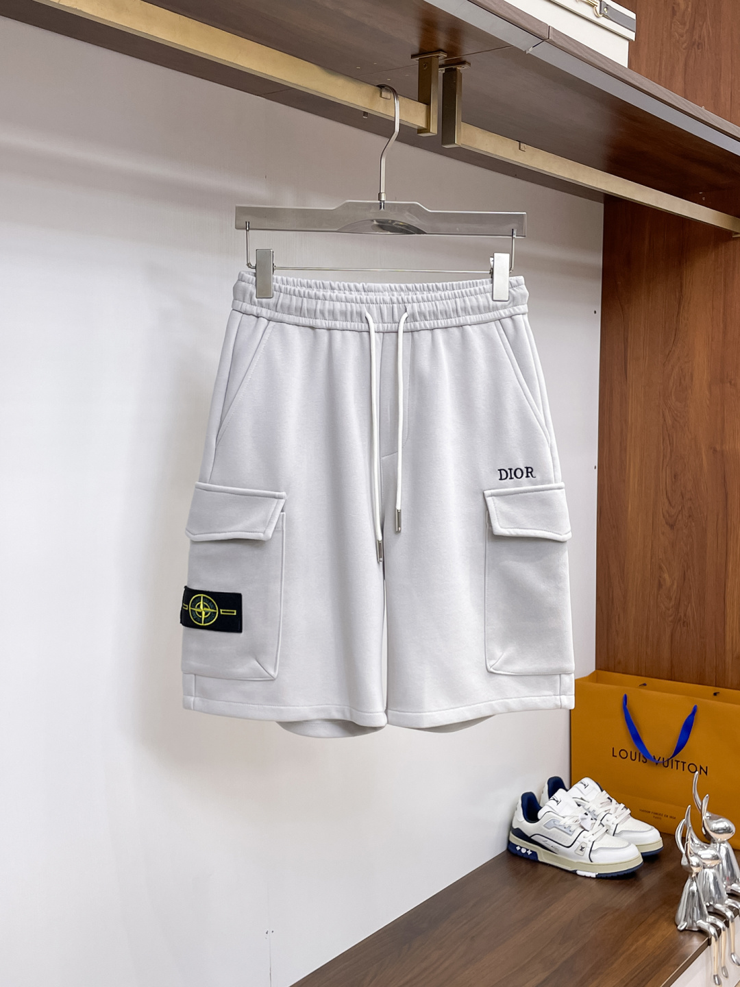 NO:841644,Dior's 2026 new summer men's casual shorts with three complete standards, advanced custom-made breathable fabrics, extremely breathable, elastic and comfortable, impeccable details, top-grade accessories, original logo design concept, delicate and soft feel!  The upper body fit is awesome!  For sizes M-XXXL, please state your height and weight when ordering, dior, shorts,19860909迪奥 三标齐全 2026夏季新款男士休闲短裤,高级定制面料透气面料 透气弹力舒适度极高,细节无可挑剔,顶级辅料配备,原版logo设计理念,手感细腻柔软！上身版型超赞！尺码M-XXXL下单报身高体重,,dior,shorts,,Men's clothing