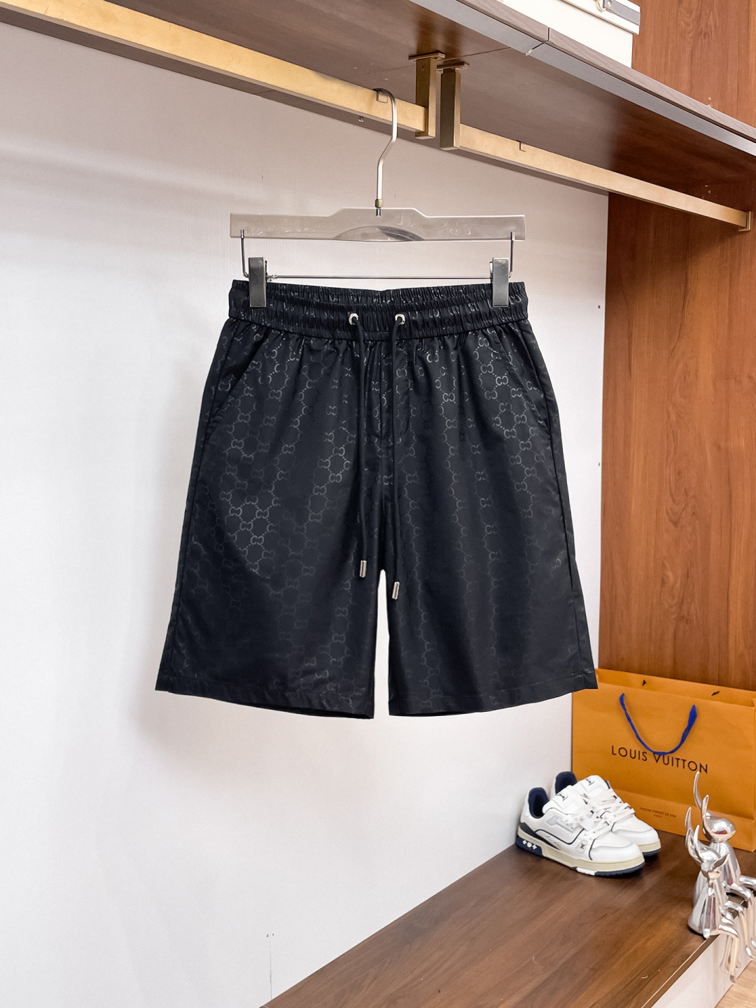 NO:841640,Gucci's three-standard complete 2026 new summer men's casual shorts, advanced custom-made breathable fabrics, extremely breathable, elastic and comfortable, impeccable details, top-grade accessories, original logo design concept, delicate and soft feel!  The upper body fit is awesome!  Sizes M-XXXL, please state your height and weight when ordering,,shorts,19860909古奇 三标齐全 2026夏季新款男士休闲短裤,高级定制面料透气面料 透气弹力舒适度极高,细节无可挑剔,顶级辅料配备,原版logo设计理念,手感细腻柔软！上身版型超赞！尺码M-XXXL下单报身高体重,,shorts,,Men's clothing