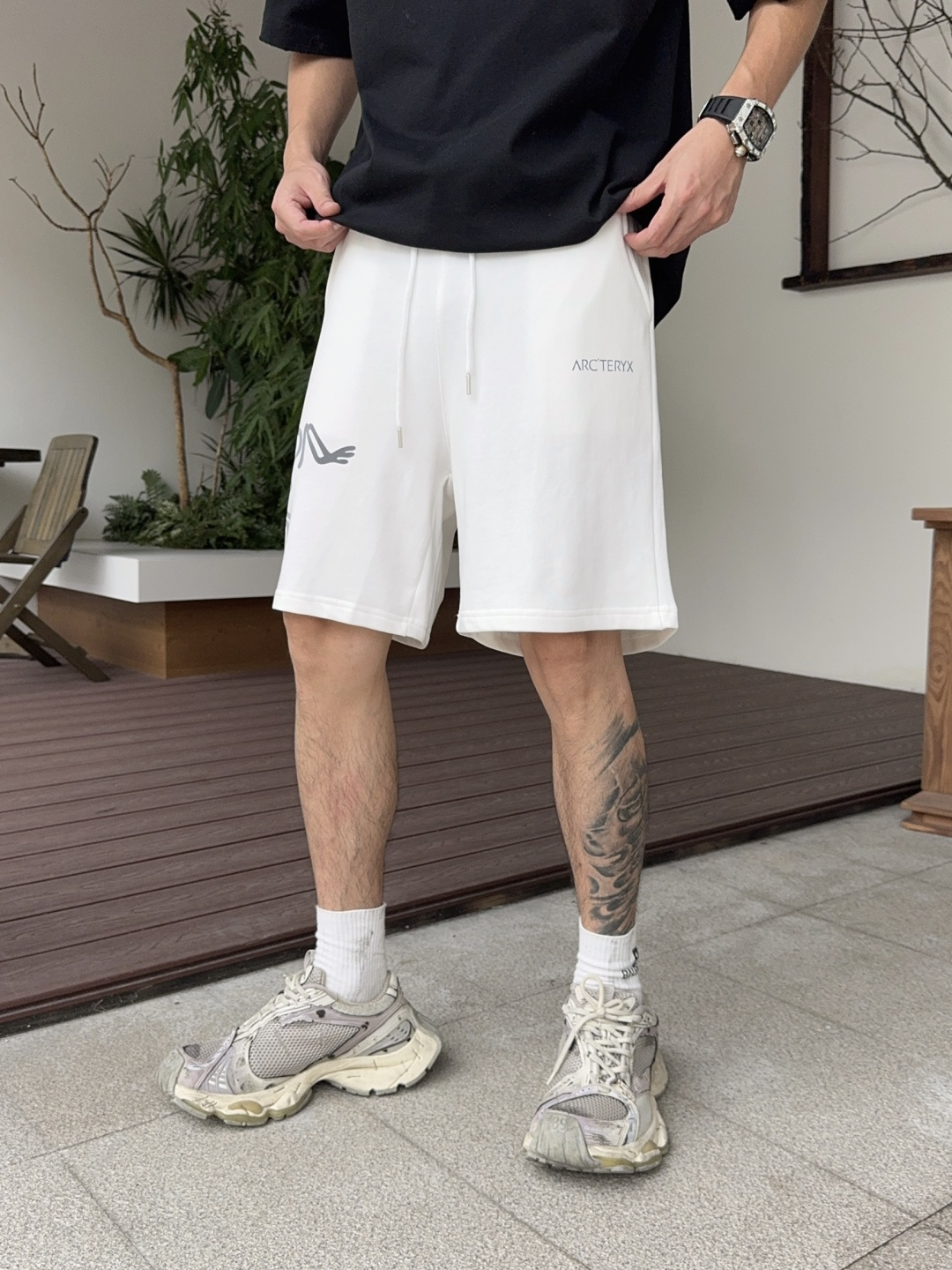 NO:849044,Arc'teryx three-standard complete 2026 new summer men's casual shorts, advanced custom-made breathable fabrics, extremely breathable, elastic and comfortable, impeccable details, top-grade accessories, original logo design concept, delicate and soft feel!  The upper body fit is awesome!  Sizes M-XXXL, please state your height and weight when ordering, arc'teryx, shorts,19860909始祖鸟 三标齐全 2026夏季新款男士休闲短裤,高级定制面料透气面料 透气弹力舒适度极高,细节无可挑剔,顶级辅料配备,原版logo设计理念,手感细腻柔软！上身版型超赞！尺码M-XXXL下单报身高体重,arc'teryx,shorts,,Men's clothing
