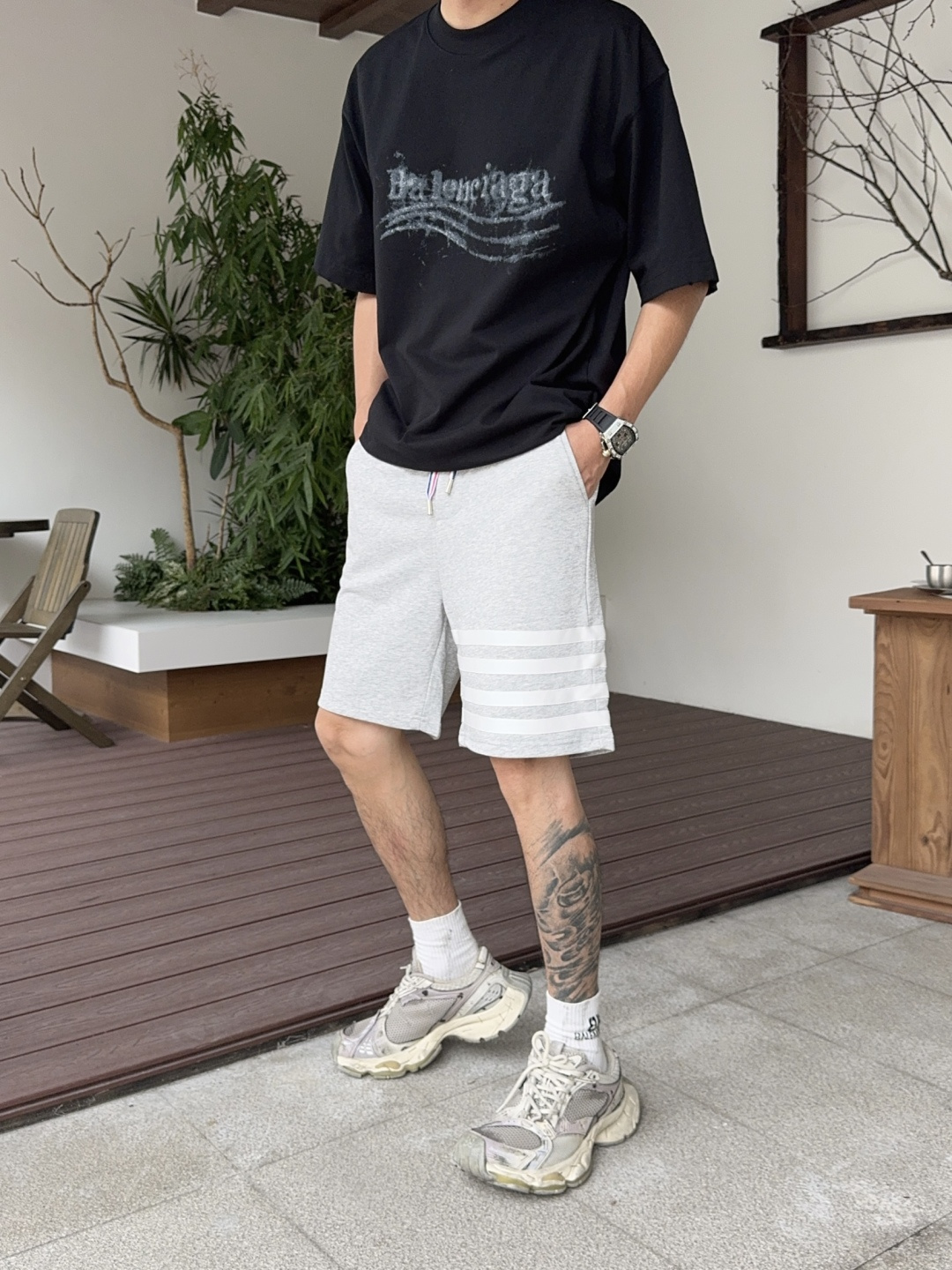 NO:849042,TB three-standard complete 2026 new summer men's casual shorts, advanced custom-made breathable fabrics, extremely breathable, elastic and comfortable, impeccable details, top-grade accessories, original logo design concept, delicate and soft feel!  The upper body fit is awesome!  Sizes M-XXXL, please state your height and weight when ordering,,shorts,19860909TB 三标齐全 2026夏季新款男士休闲短裤,高级定制面料透气面料 透气弹力舒适度极高,细节无可挑剔,顶级辅料配备,原版logo设计理念,手感细腻柔软！上身版型超赞！尺码M-XXXL下单报身高体重,,shorts,,Men's clothing