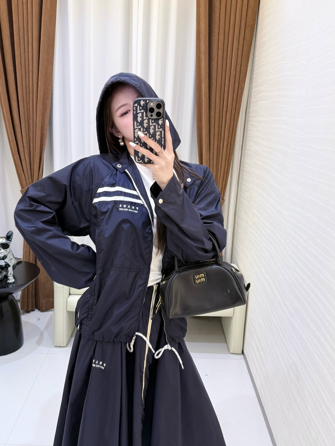 NO:762631,'Hard-core expensive brand' wears workwear style into a girl's high and relaxed look!  Comes with a sense of elegance!  !  !  Perfect for daily wear!  ,,19860909“硬核贵牌” 把工装风穿成女高松弛感！ 自带贵气感！！！ 日常穿完全不违和！,,,Women's clothing